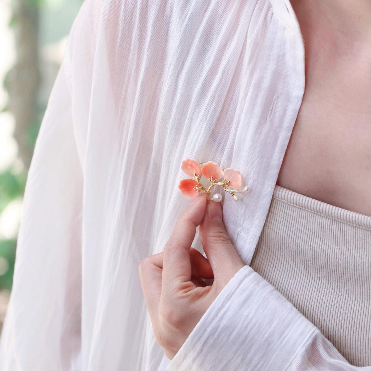 Morado Gold-Plated Copper Lily Conch Shell Petals of the Valley Handmade Multi-wear Brooch
