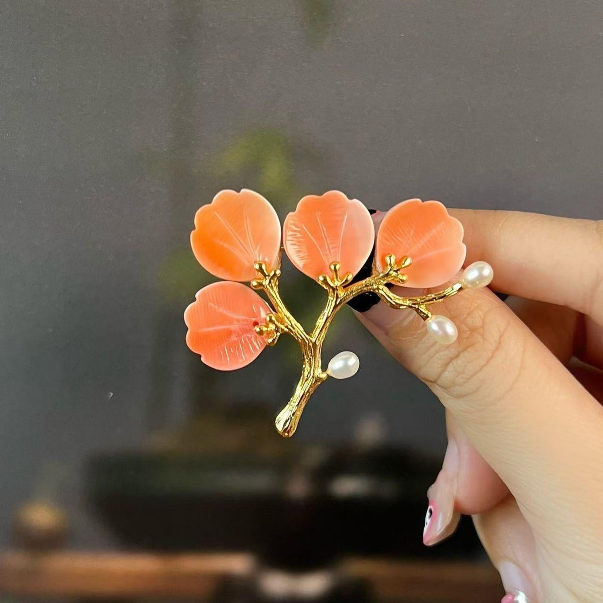 Morado Gold-Plated Copper Lily Conch Shell Petals of the Valley Handmade Multi-wear Brooch