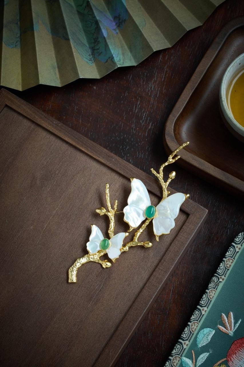 Morado Gold-Plated Butterfly Copper Brooch, Handmade Iridescent Mother-of-Pearl Pin