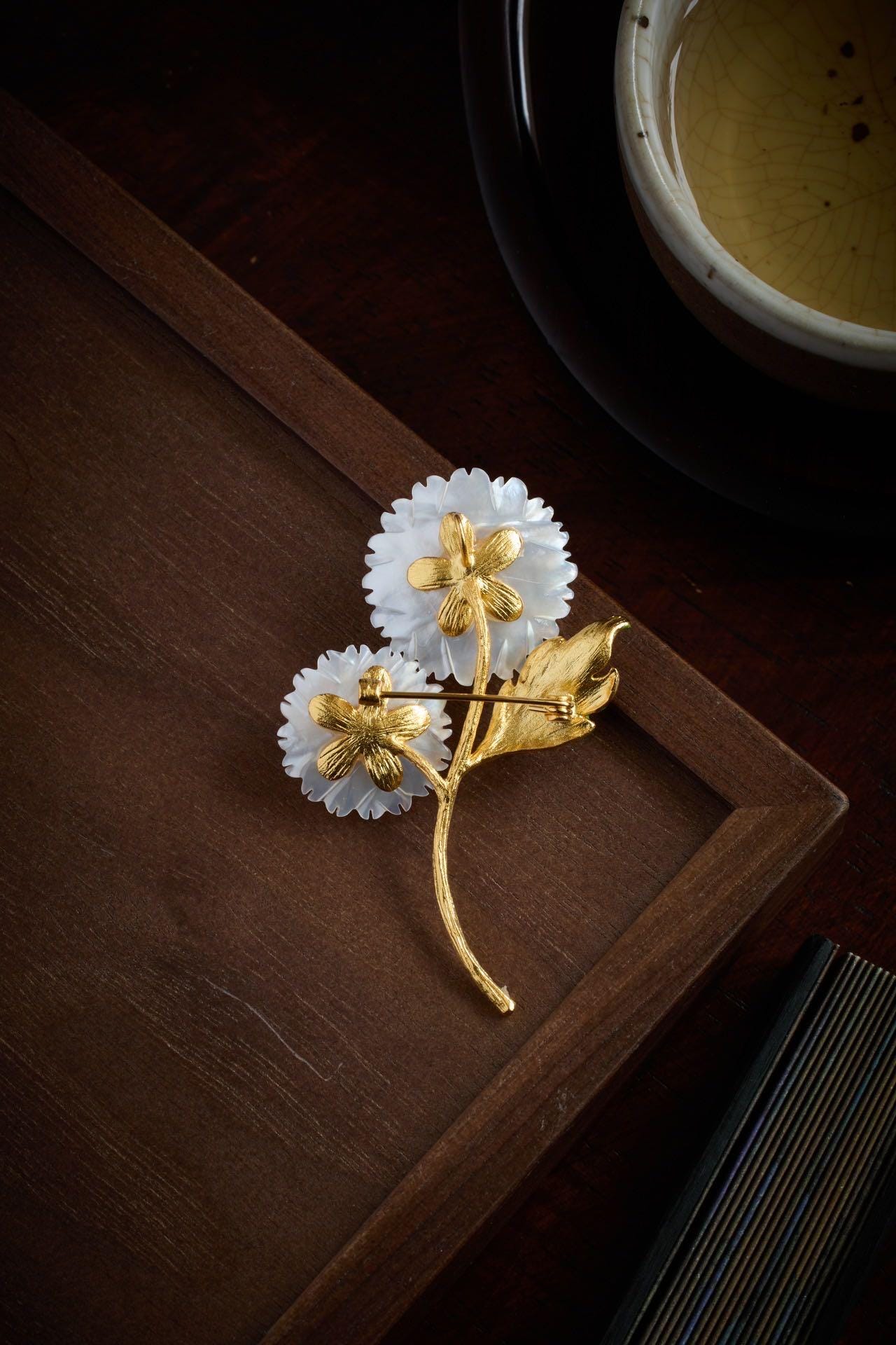 Morado Gold-Plated Sunflower Brooch, Handmade with Mother-of-Pearl & Amber Botanical Pin