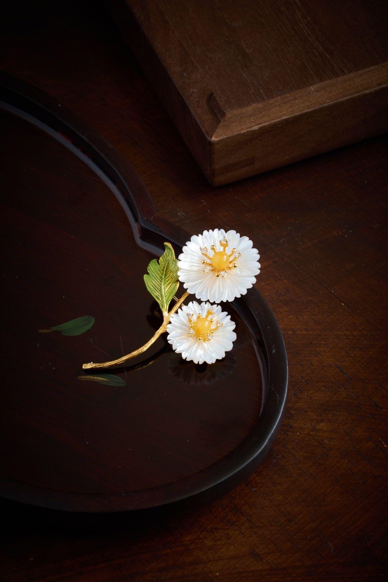 Morado Gold-Plated Sunflower Brooch, Handmade with Mother-of-Pearl & Amber Botanical Pin