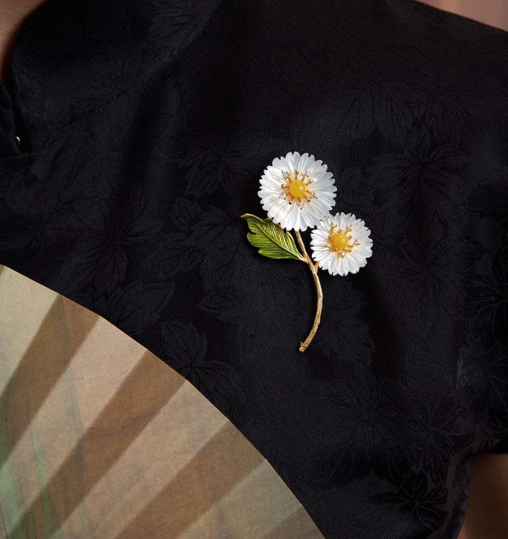 Morado Gold-Plated Sunflower Brooch, Handmade with Mother-of-Pearl & Amber Botanical Pin